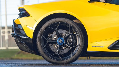 Lamborghini Huracan alloy wheels and brakes