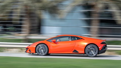All usual dramatic Lamborghini Huracan styling cues present and correct on the Evo
