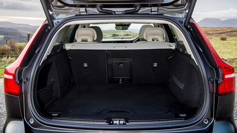 Volvo V60 Cross Country boot