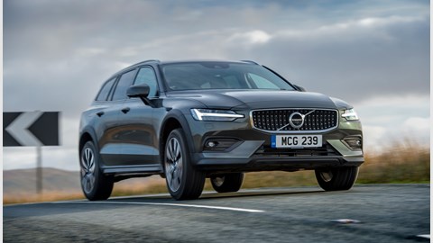 Just one engine remains in the V60 Cross Country: the B5