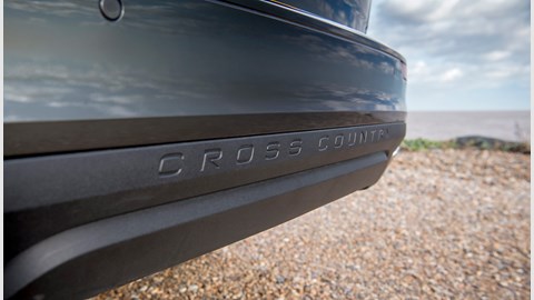 Plastic body cladding distinguishes the Cross Country from regular V60s