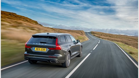 Volvo V60 Cross Country 2023 road test