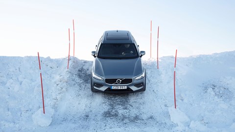 Volvo V60 Cross Country off-road