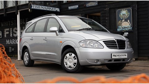 Ssangyong Rodius CAR review: front three-quarters photo