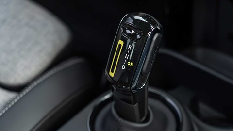 Mini Cooper SE Electric - gear selector