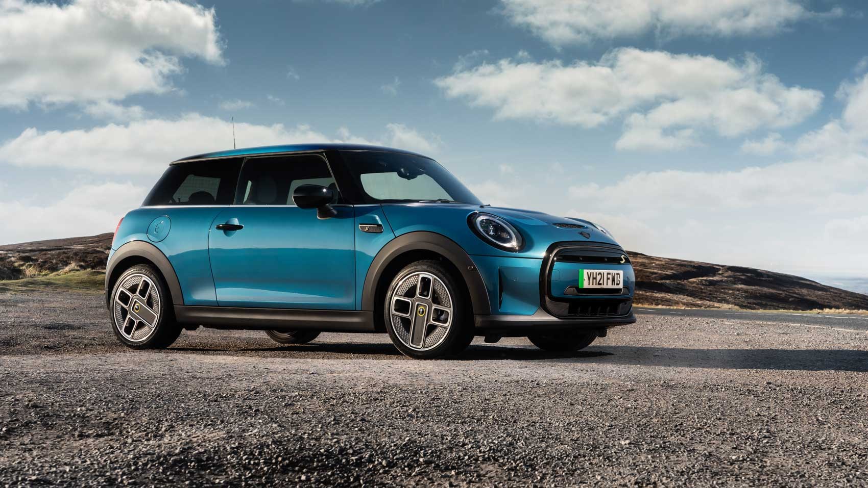 2023 Mini Cooper Electric Review, Pricing, and Specs