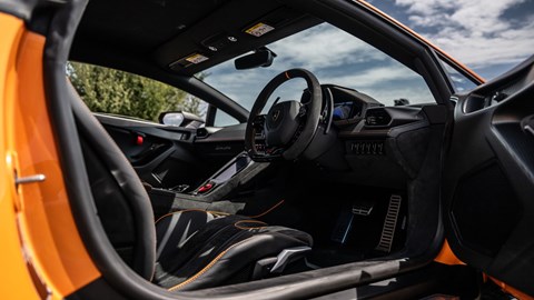 Lamborgini Huracan Sterrato interior