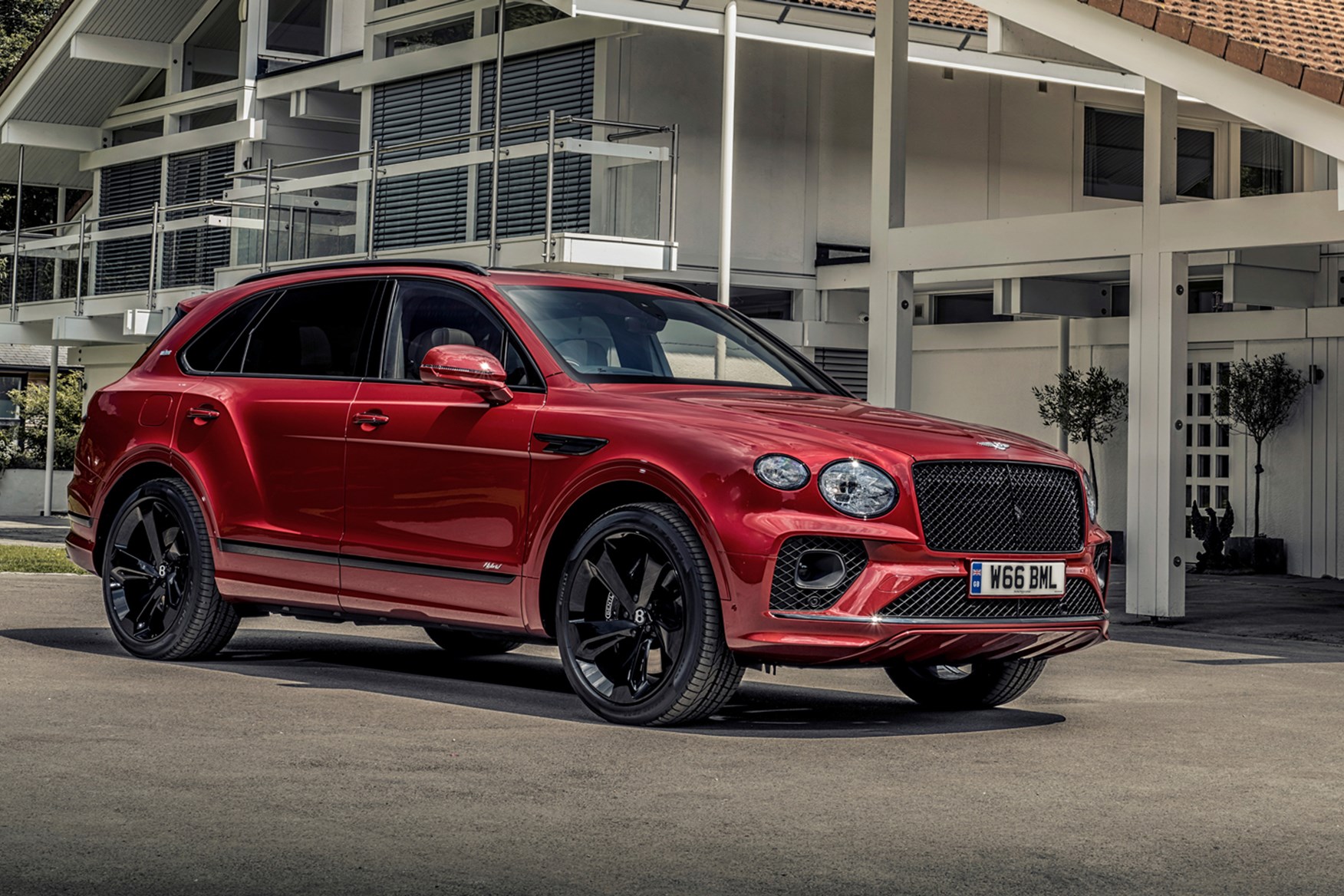 New Bentley Bentayga Hybrid Review | CAR Magazine