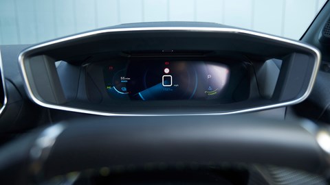Peugeot e208 instrument cluster