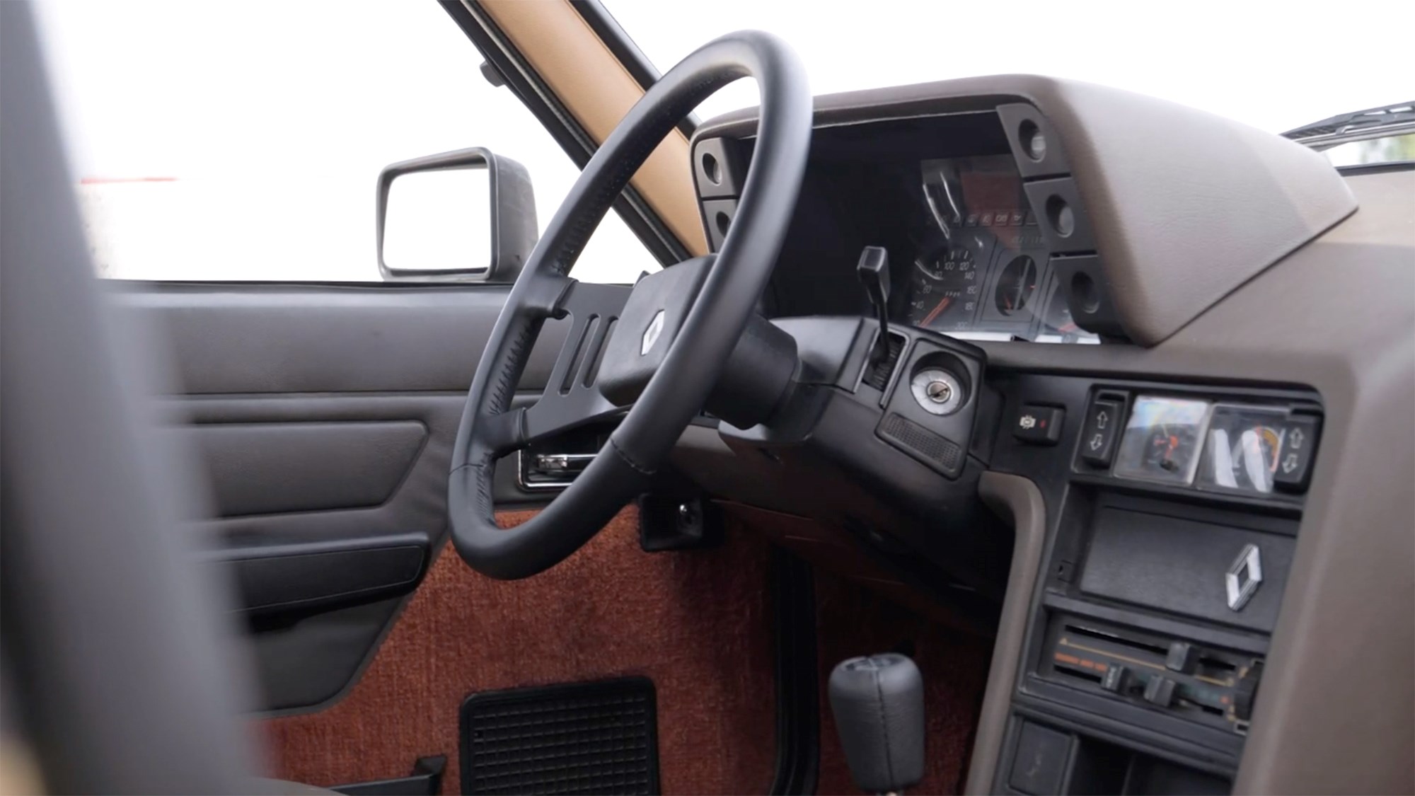 Renault 18 Turbo interior