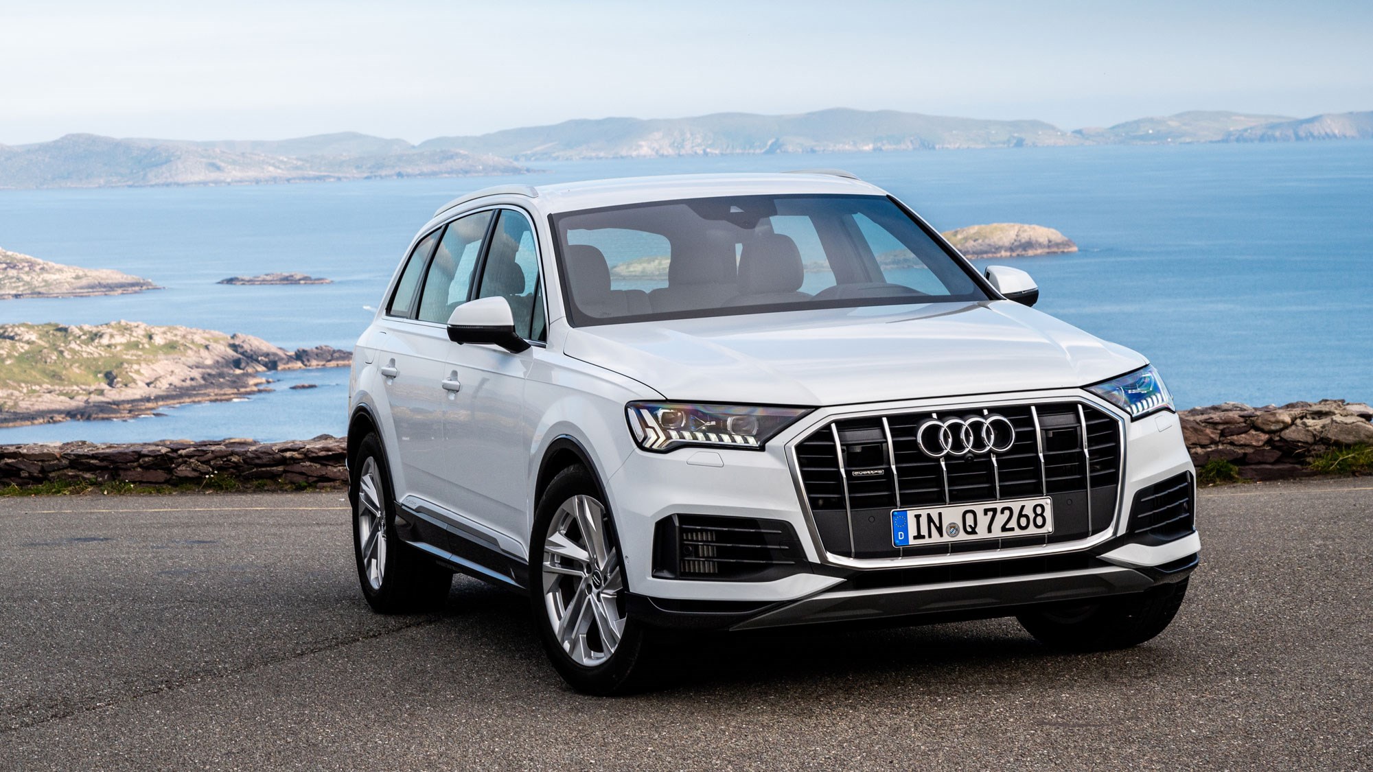 The new Q7 from the front