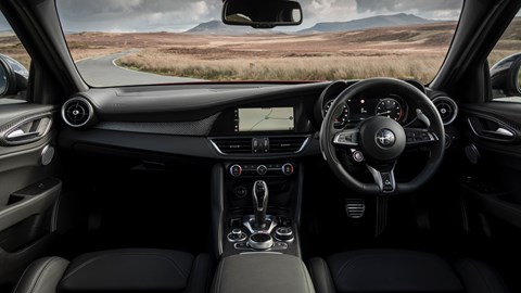 Alfa Romeo Giulia Quadrifoglio dash