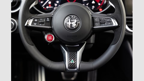 Alfa Romeo Giulia Quadrifoglio steering wheel