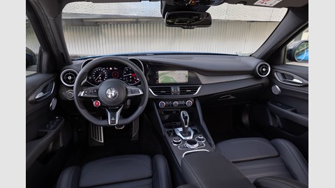 Alfa Romeo Giulia Quadrifoglio interior