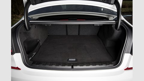 BMW 330e boot 2019