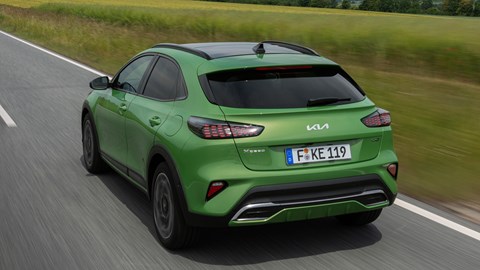 Kia XCeed facelift rear driving