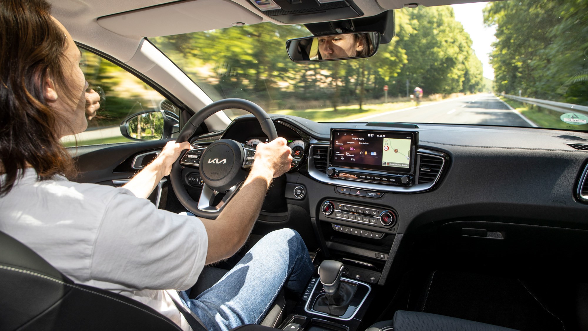 2023 Kia XCeed - Plug-in Hybrid Crossover! Interior, Features