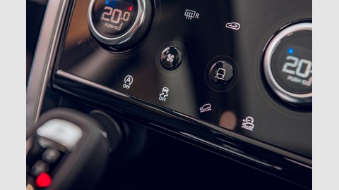 Land Rover Discovery Sport 2019 facelift, centre console