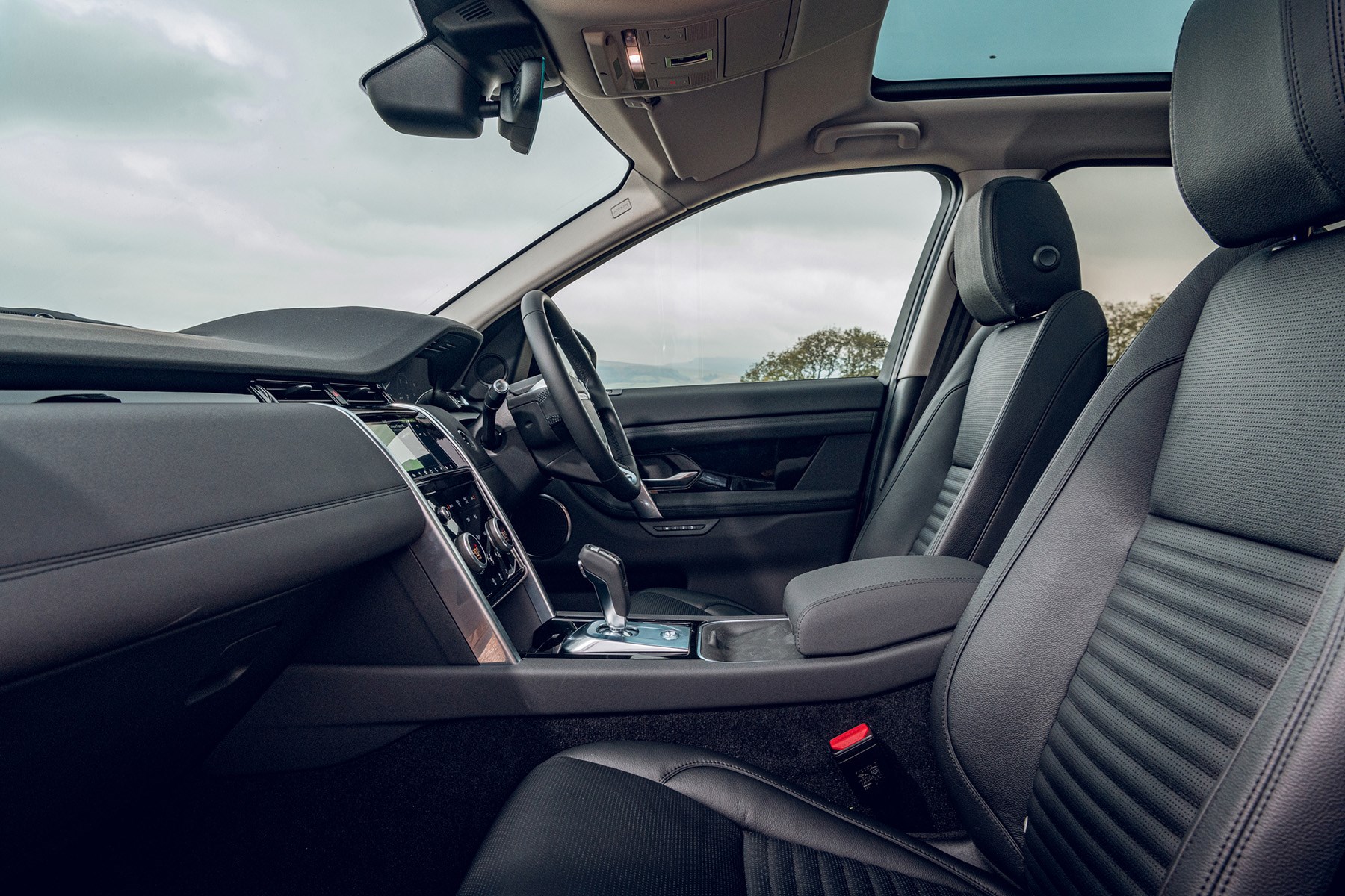 2019 Land Rover Discovery Sport front seats