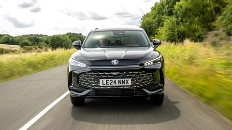 MG HS black exterior front