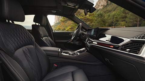 BMW X6 (2024) front seats