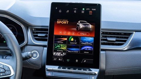 Renault Captur E-Tech touchscreen