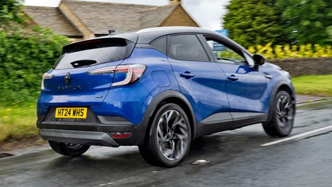 Renault Captur (2024) rear driving