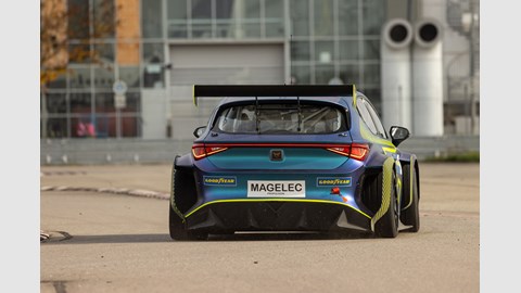 Cupra Leon e-Racer driving