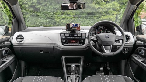 Seat Mii Electric review - dashboard with phone mounted