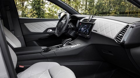 DS7 Crossback E-Tense: hybrid comfort