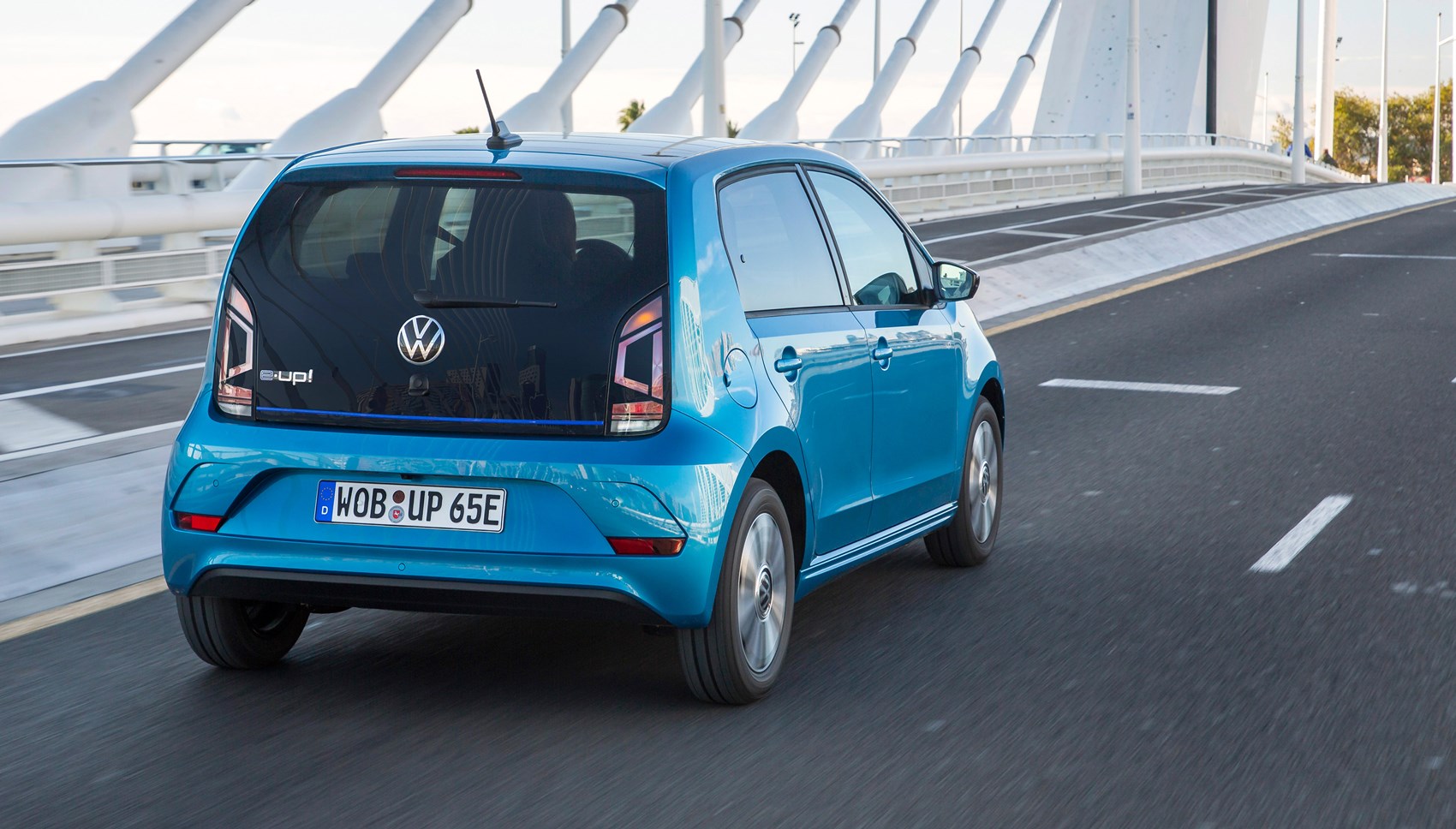 VW e-Up rear tracking
