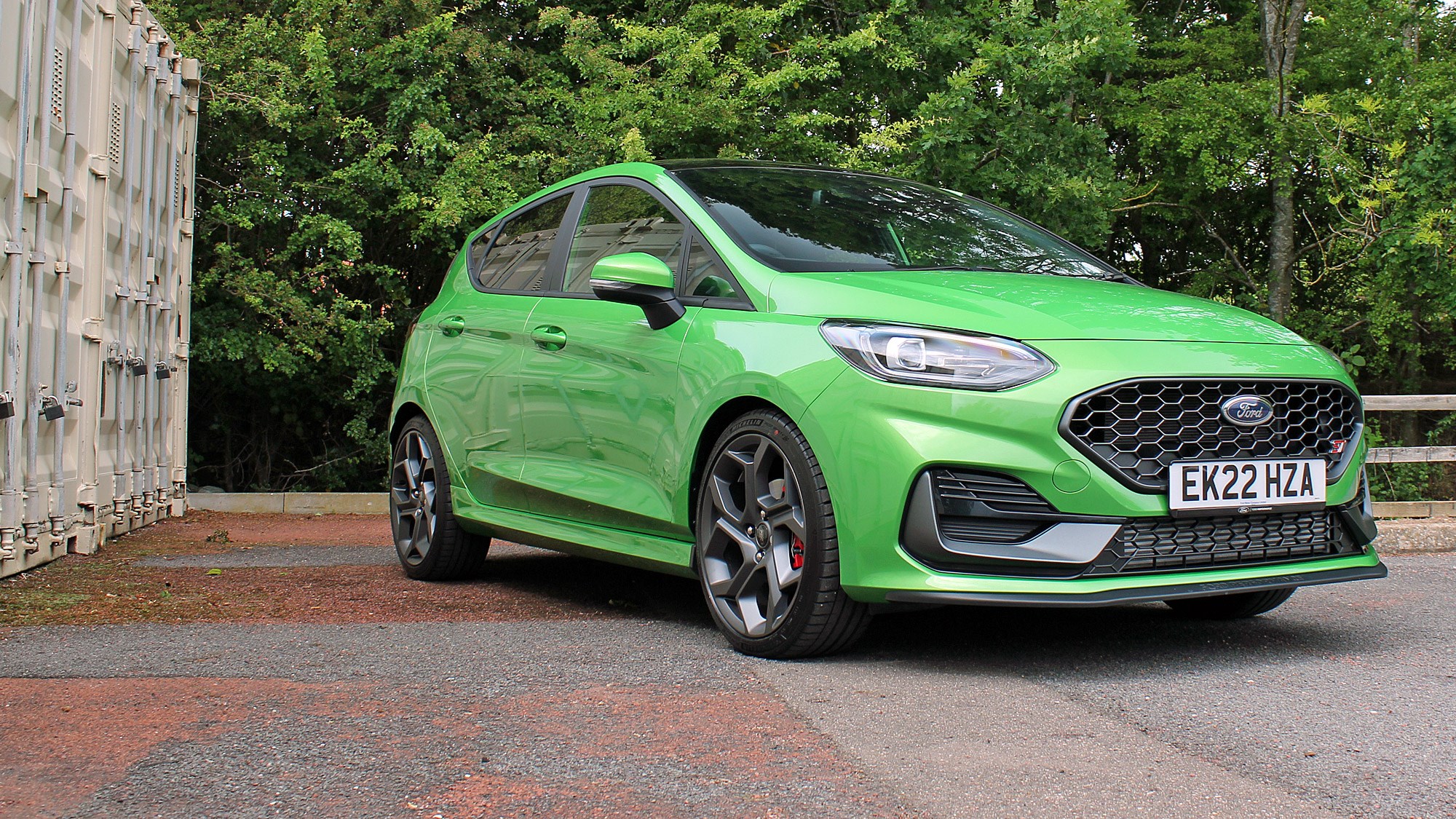 Ford Fiesta ST 2022 facelift five-door, front view, low, Mean Green, ST-3