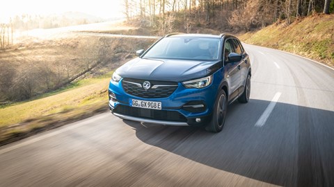 2020 Vauxhall Grandland X Hybrid4, front dynamic