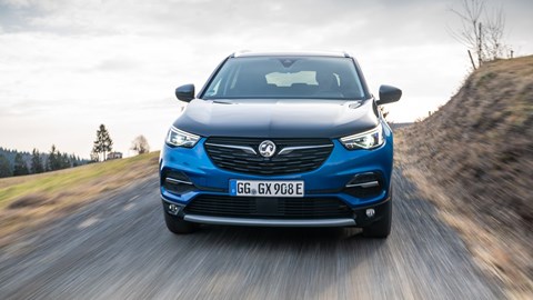 2020 Vauxhall Grandland X Hybrid4, front dynamic