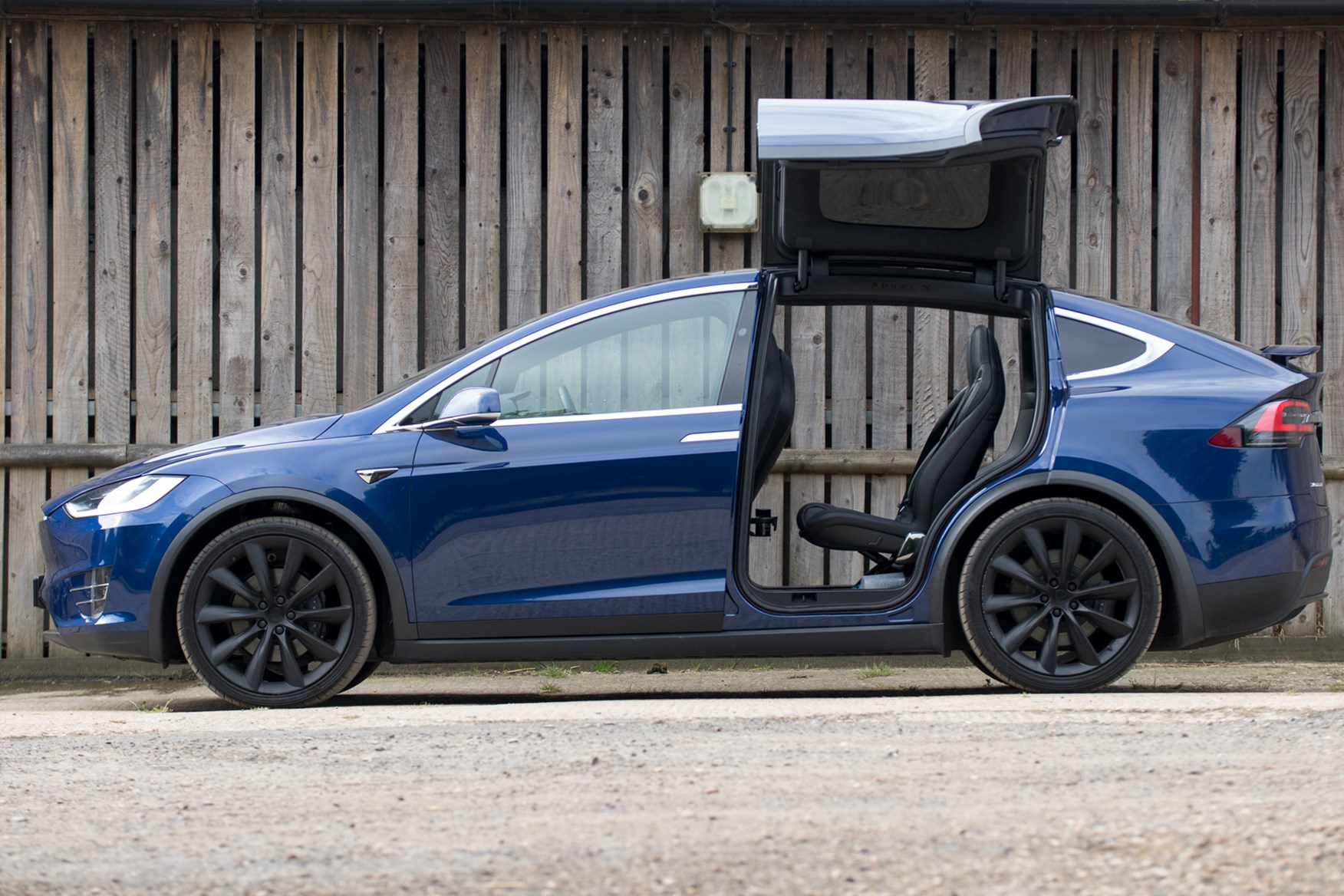 Tesla model deals with gullwing doors