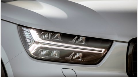 Volvo XC40 PHEV headlight
