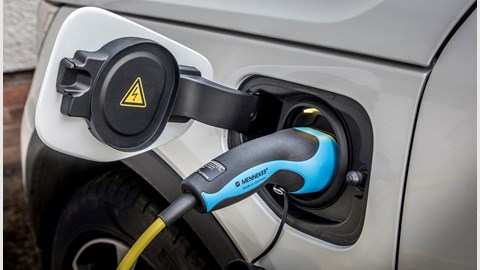 Volvo XC40 PHEV charging port