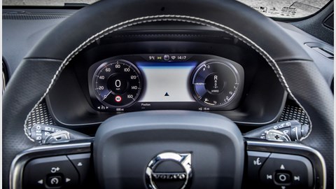 Volvo XC40 PHEV digital gauge cluster
