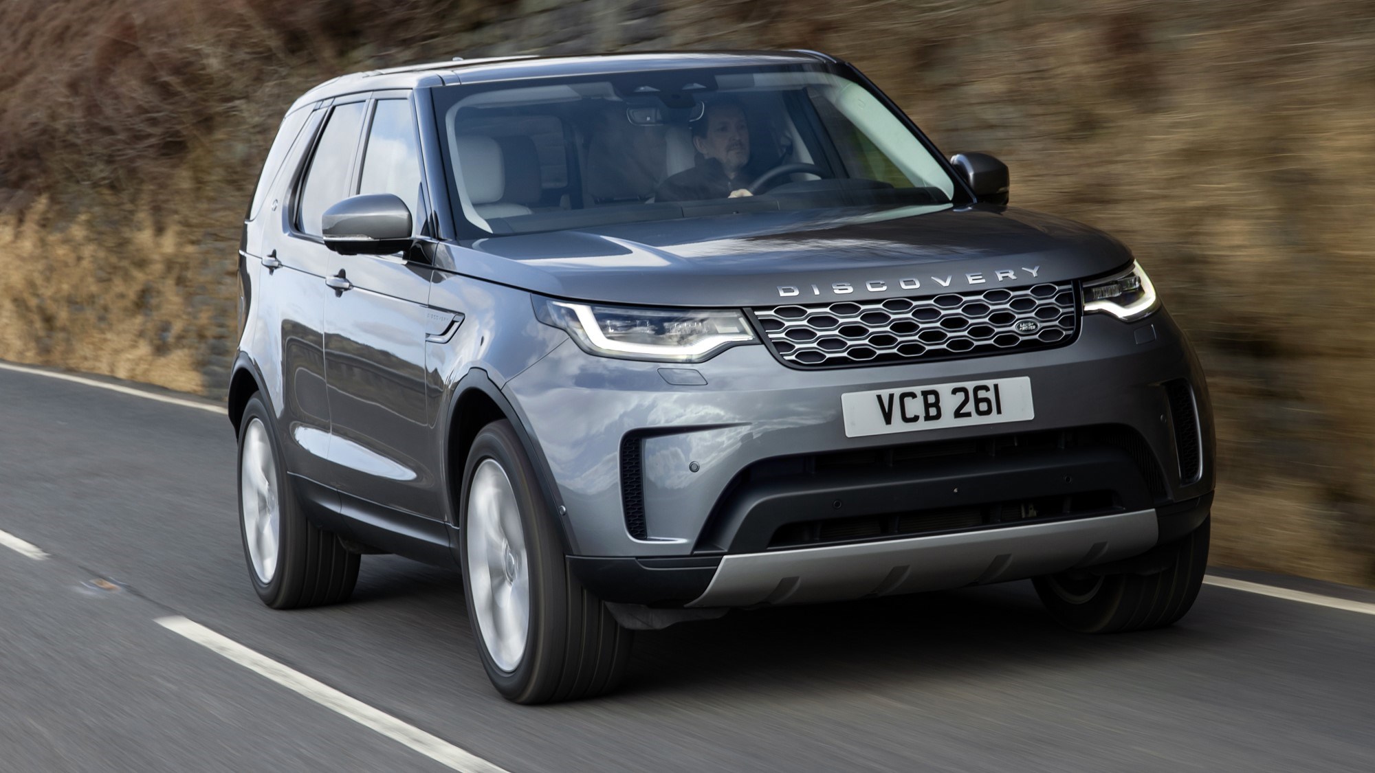 Verslijten pit Belang Land Rover Discovery (2021) review: Defender contender | CAR Magazine
