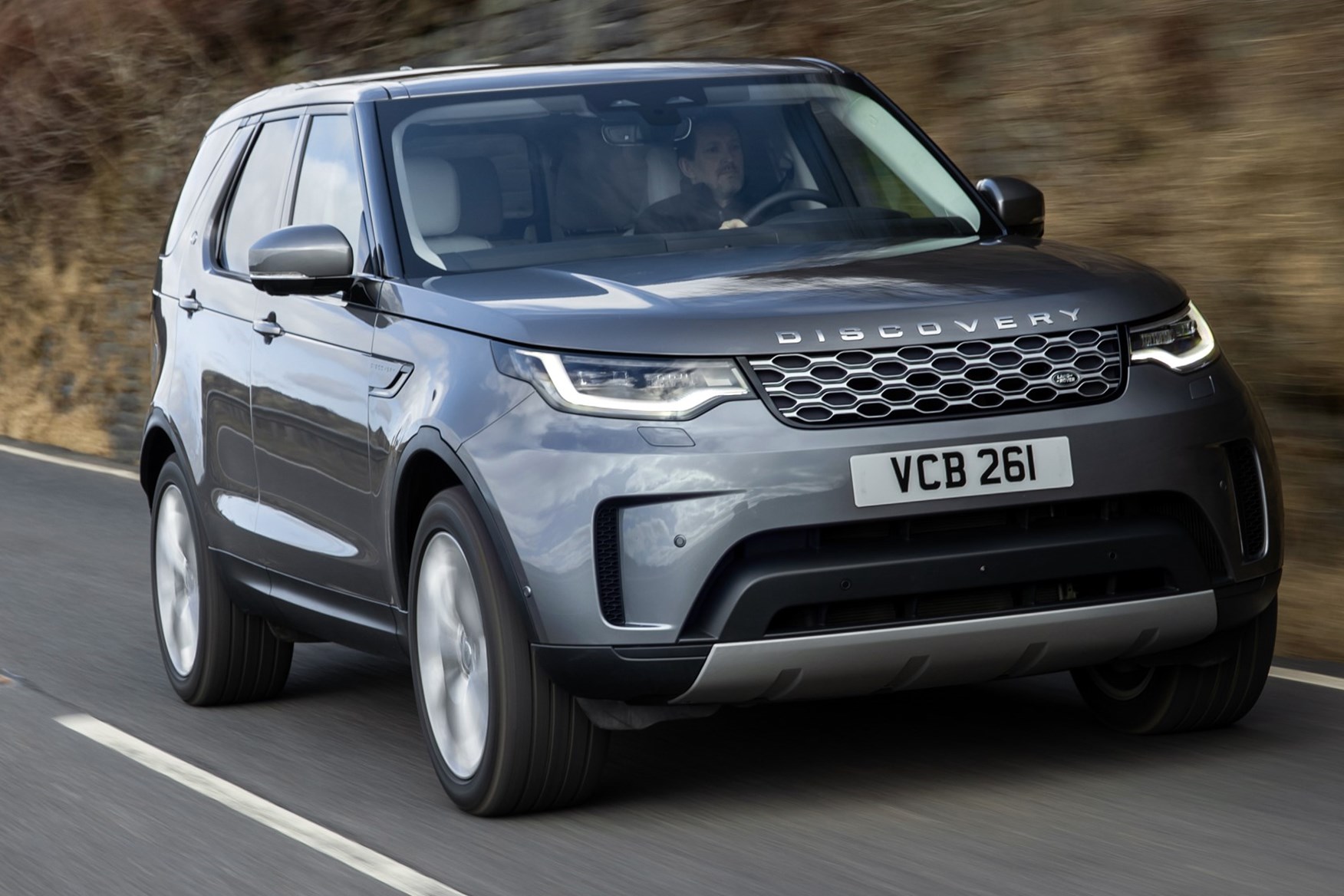 2021 land rover discovery release deals date