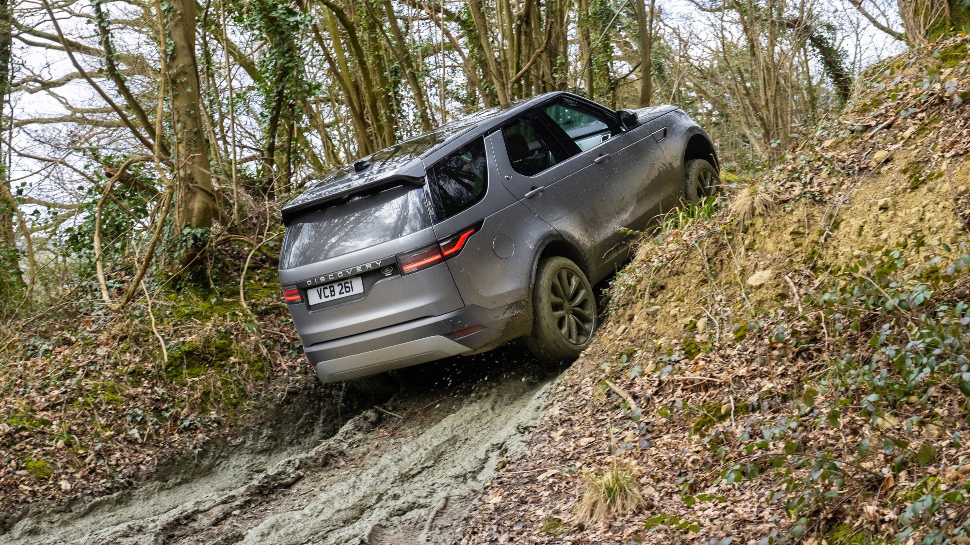 2021 Land Rover Discovery off-road
