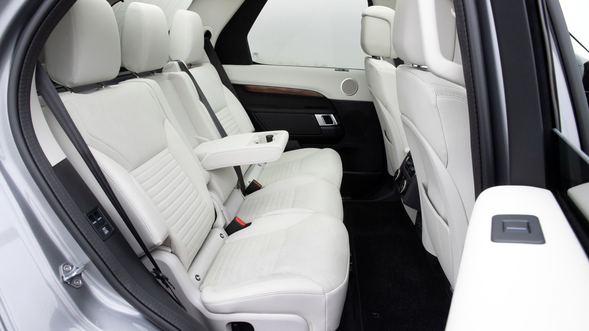 2021 Land Rover Discovery rear seats
