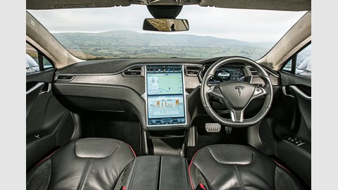 Tesla Model S (2020) dashboard