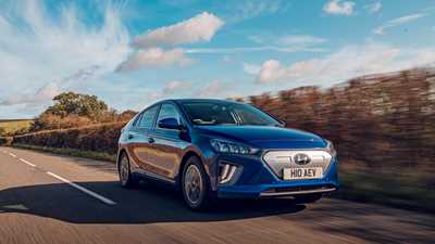2020 Hyundai Ioniq Electric - front dynamic