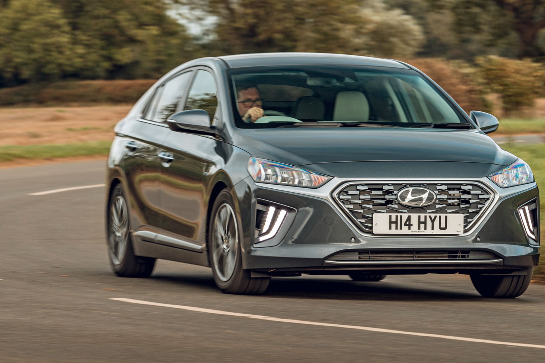 Hyundai self deals charging hybrid cars