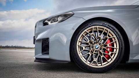 Gold-bronze CS-exclusive M light-alloy wheels