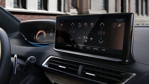 2020 Peugeot 3008 - infotainment
