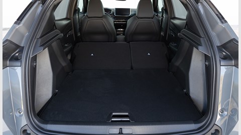 Peugeot e-2008 review (2023)