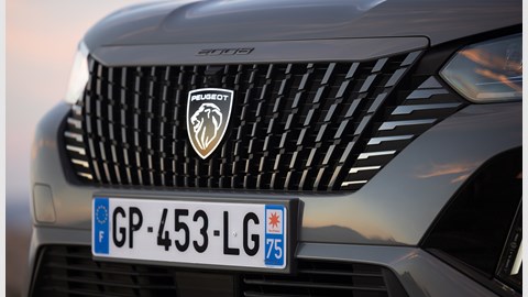 Peugeot e-2008 review (2023)