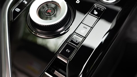 Kia Niro Hybrid (2025) review: the spreadsheet of the car world